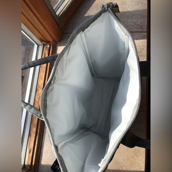 Grey Thermal Insulated Back pack - Picture 3 of 6